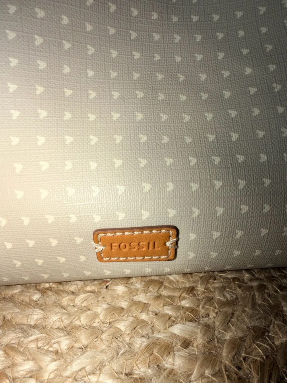 Fossil Emma Tote with Heart Design - Picture 7 of 9